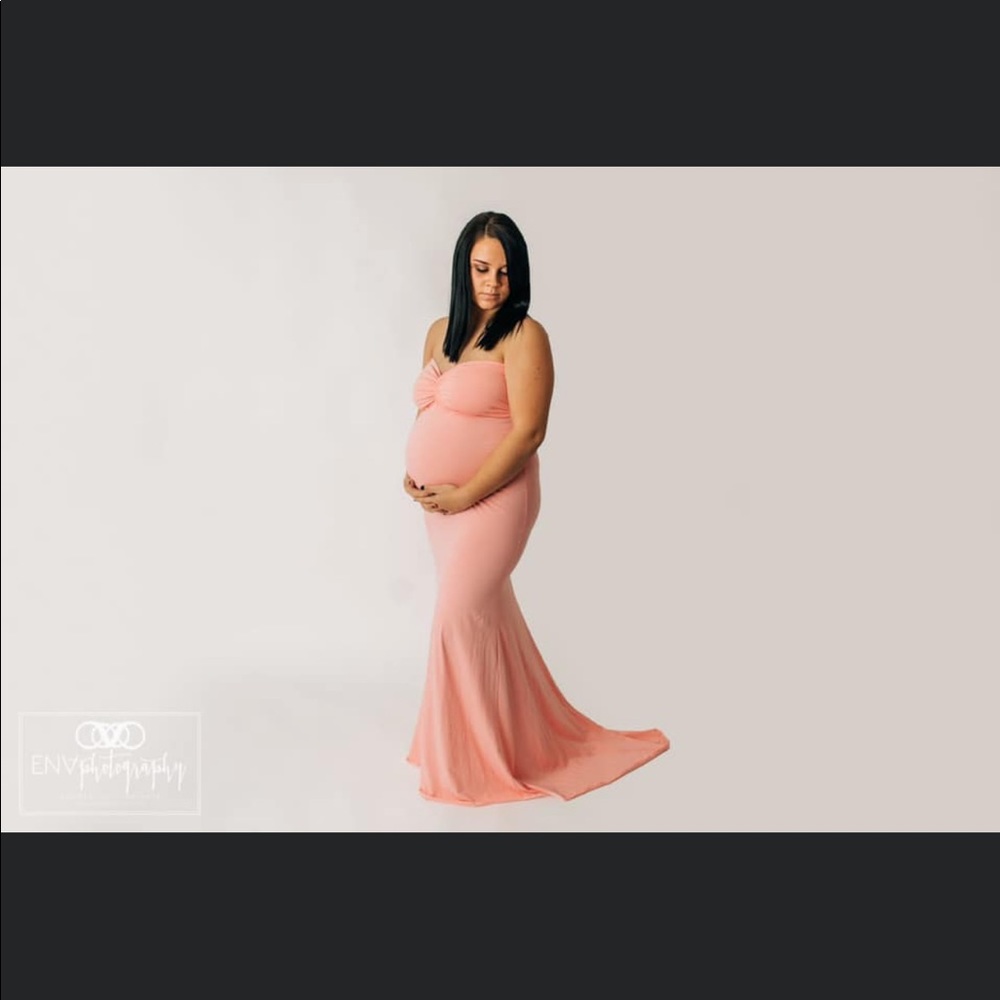 Strapless pink maternity dress
